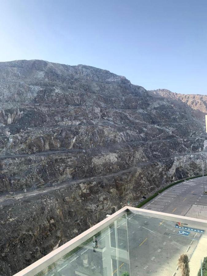Ocean Mountain View Apartment At The Address Fujairah Eksteriør billede